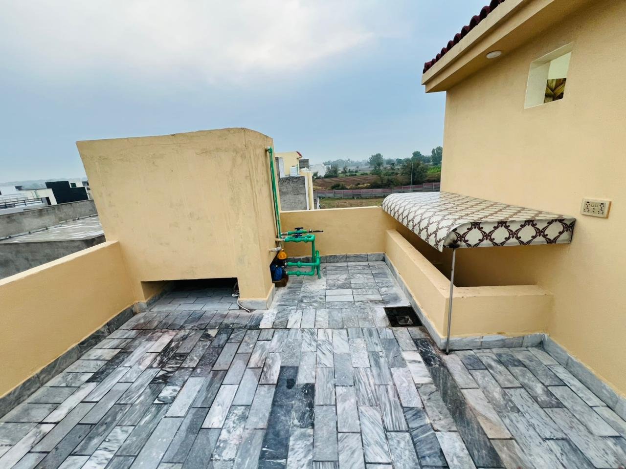 House for sale in new metro city